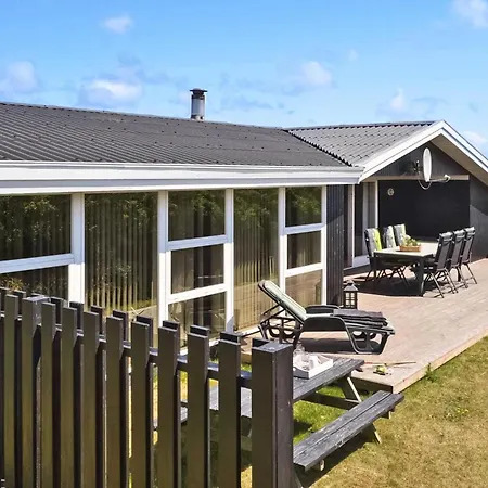 Pet Friendly In Hvide Sande With Kitchen